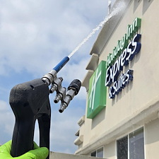 Hilton-Inn-stucco-soft-washing 28